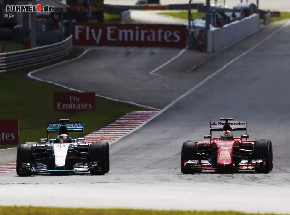 Foto zur News: Sebastian Vettel, Lewis Hamilton