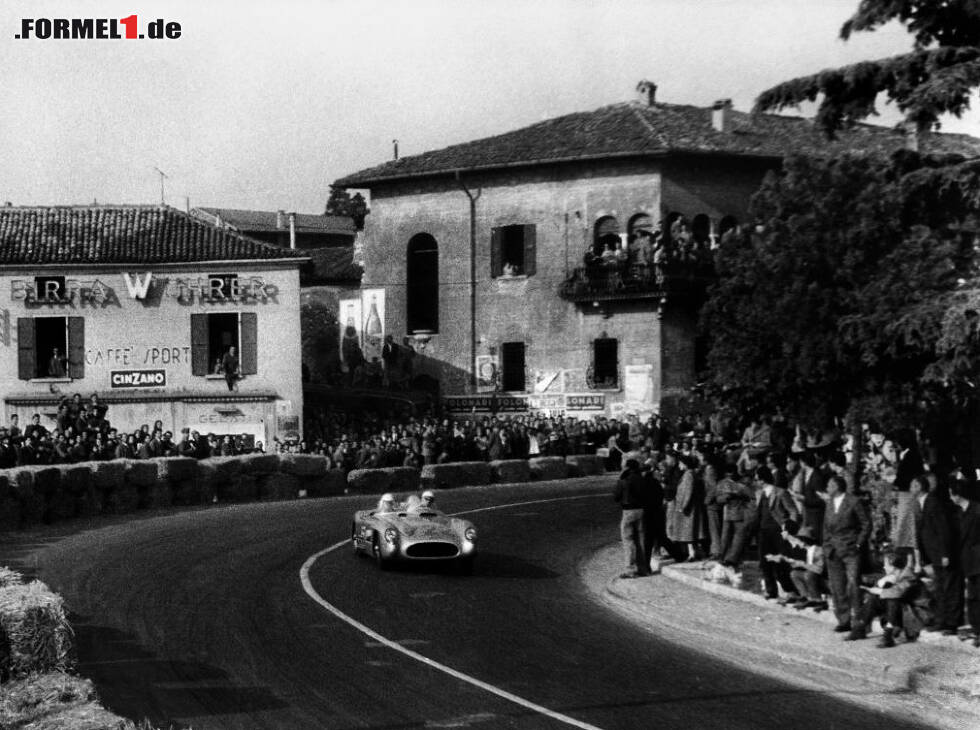 Foto zur News: Stirling Moss auf dem Weg zum Mille-Miglia-Sieg 1955