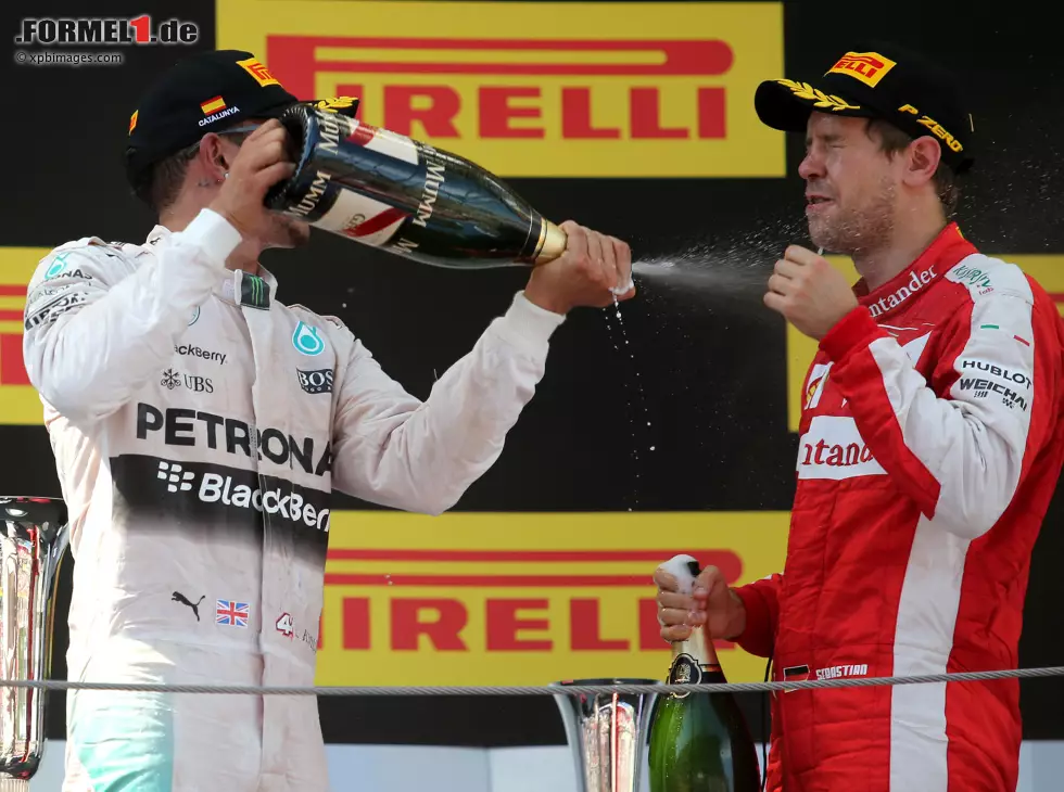 Lewis Hamilton, Sebastian Vettel Foto zur News: Lewis Hamilton, Sebastian Vettel