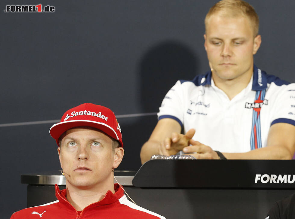 Foto zur News: Kimi Räikkönen, Valtteri Bottas