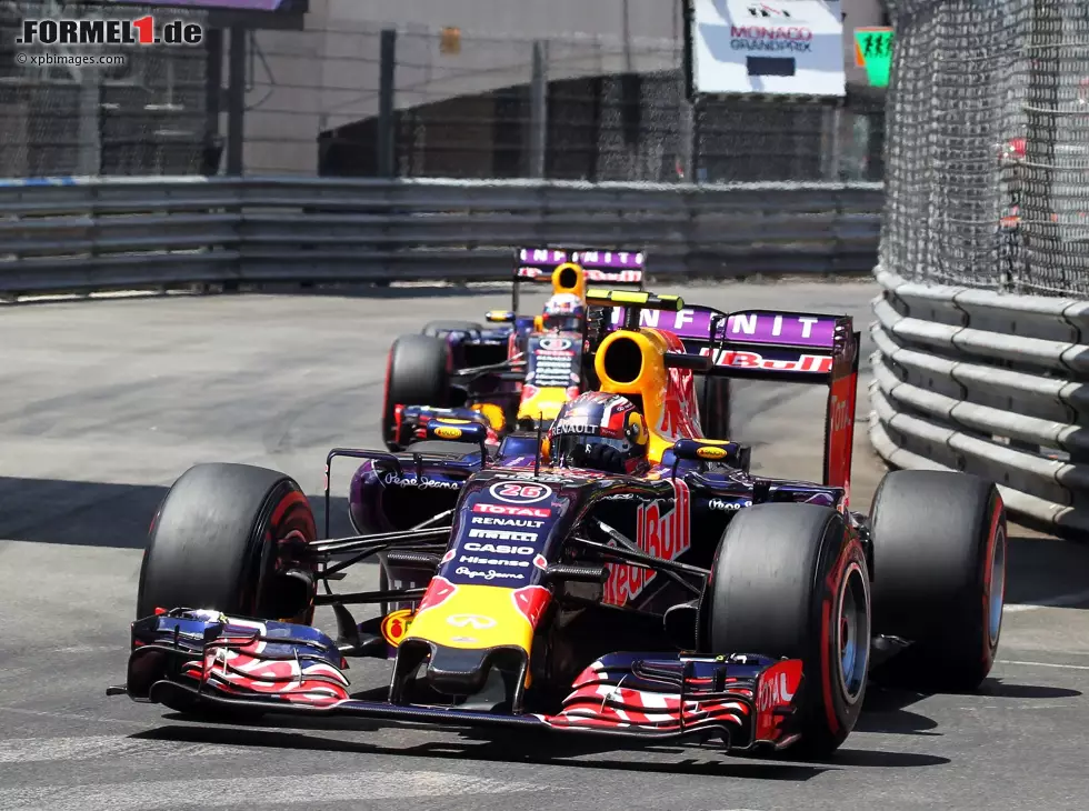 Foto zur News: Daniil Kwjat, Daniel Ricciardo