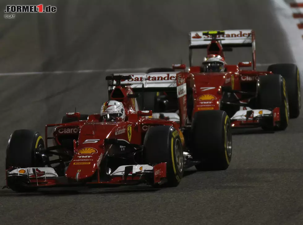 Foto zur News: Sebastian Vettel, Kimi Räikkönen
