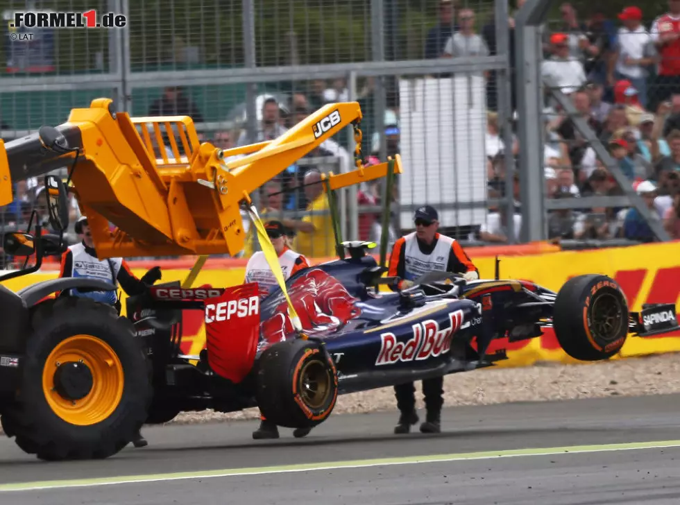 Foto zur News: Carlos Sainz, Lewis Hamilton