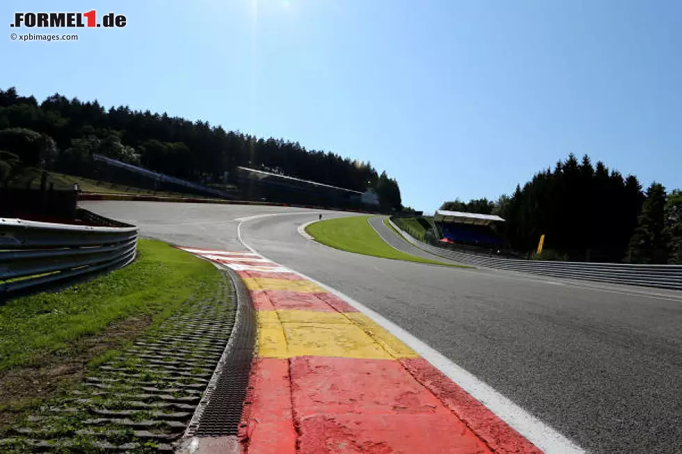 Foto zur News: Eau Rouge