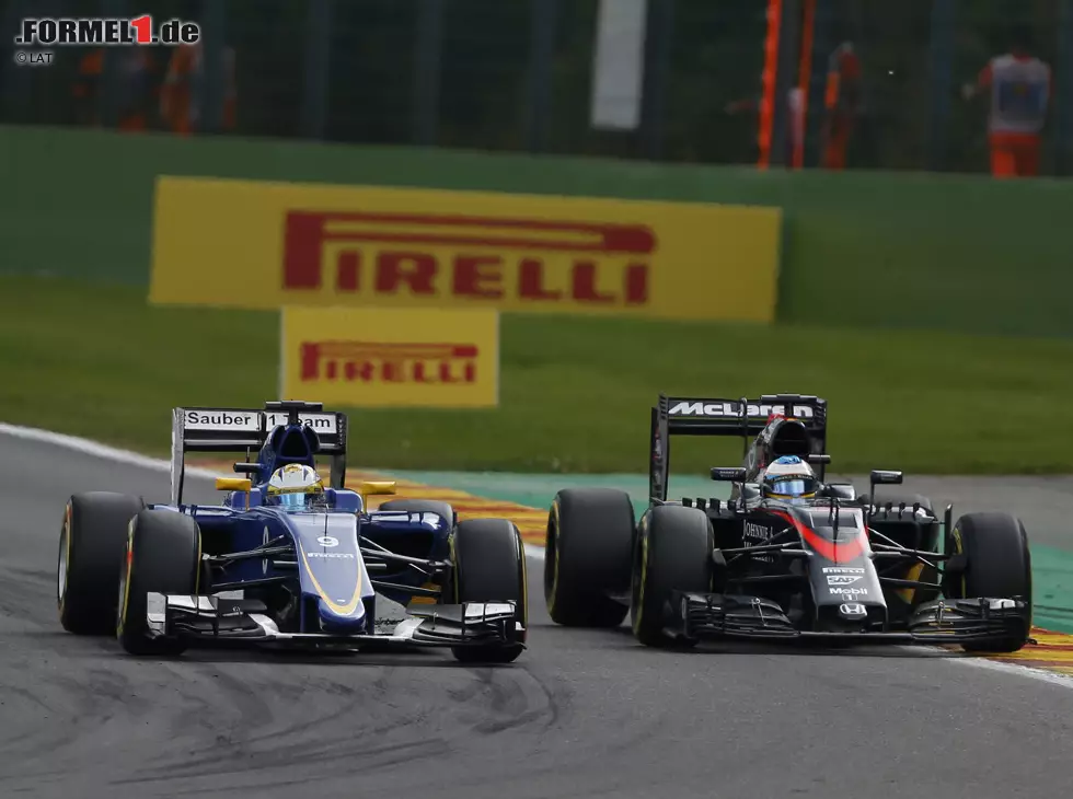 Foto zur News: Marcus Ericsson, Fernando Alonso