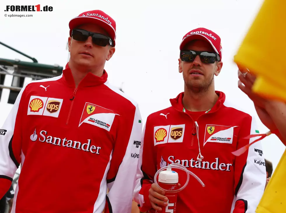 Sebastian Vettel, Kimi Räikkönen Foto zur News: Sebastian Vettel, Kimi Räikkönen