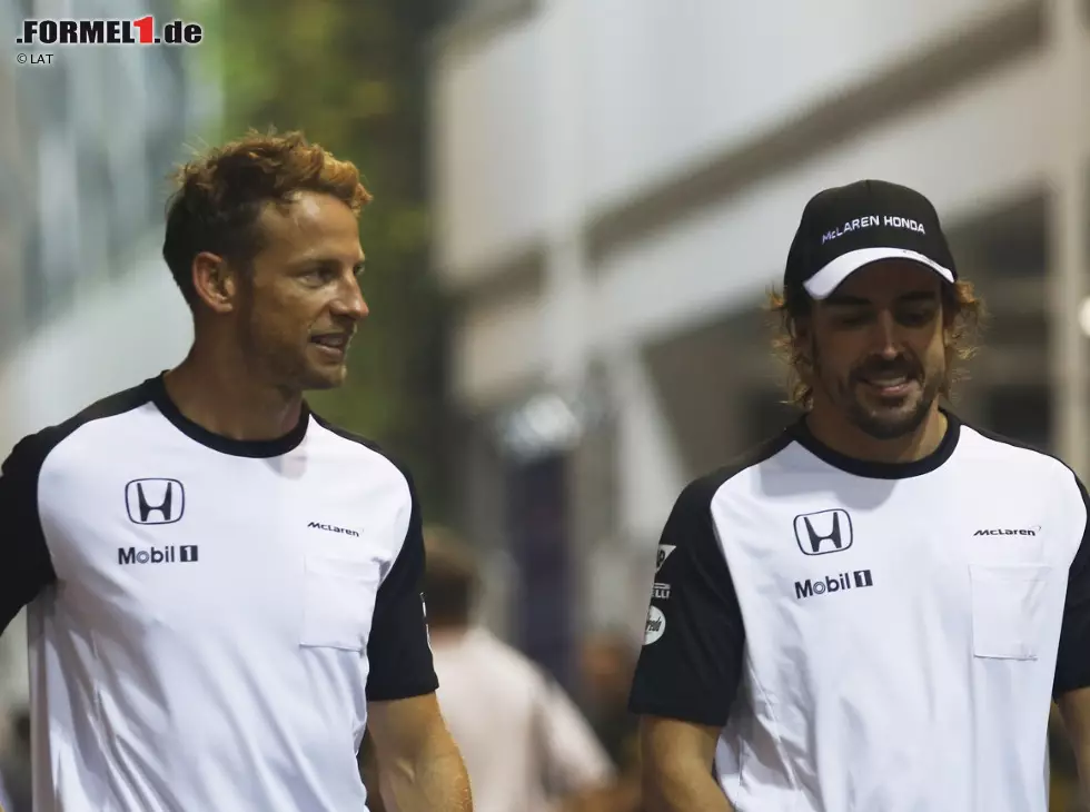 Foto zur News: Jenson Button, Fernando Alonso