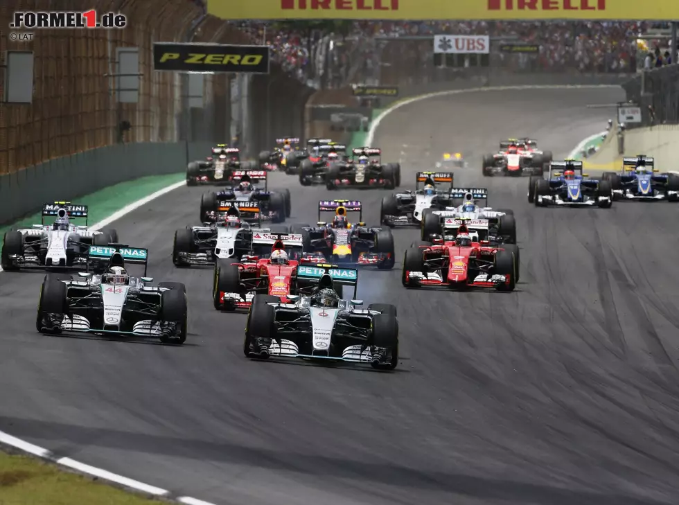 Foto zur News: Nico Rosberg, Lewis Hamilton