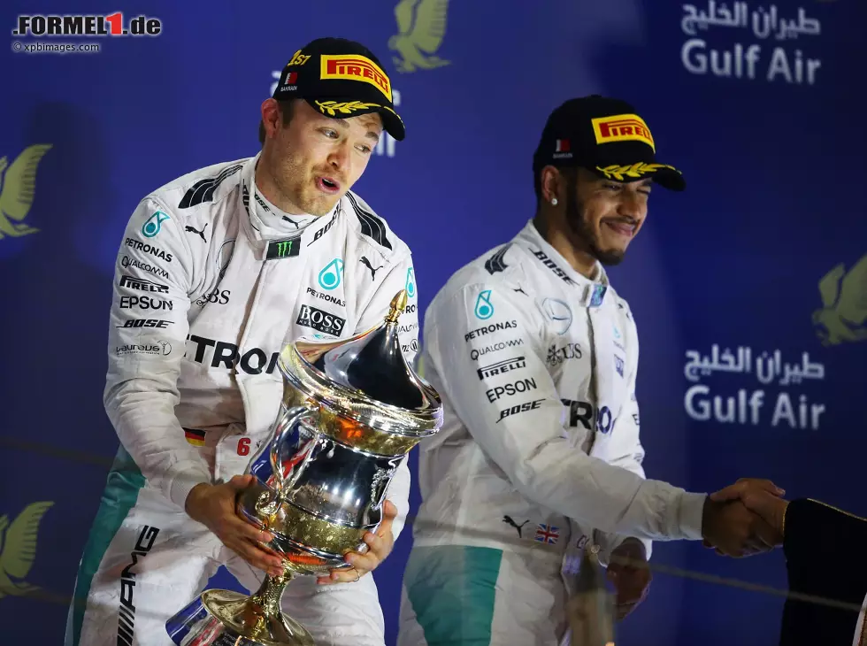 Foto zur News: Nico Rosberg, Lewis Hamilton