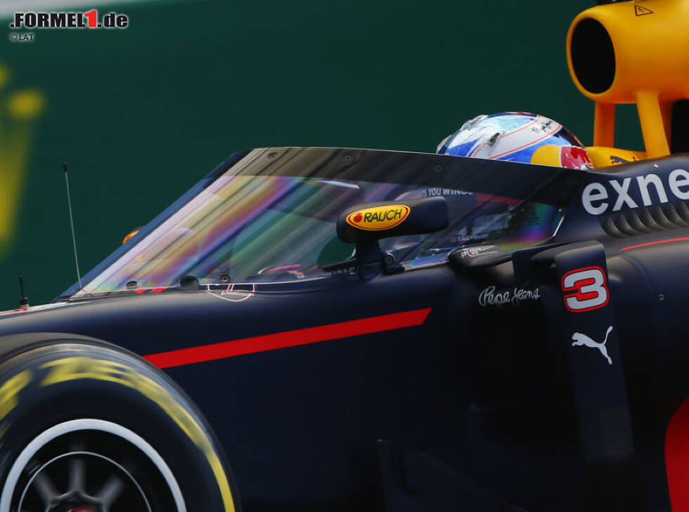 Foto zur News: Daniel Ricciardo mit Cockpitschutz