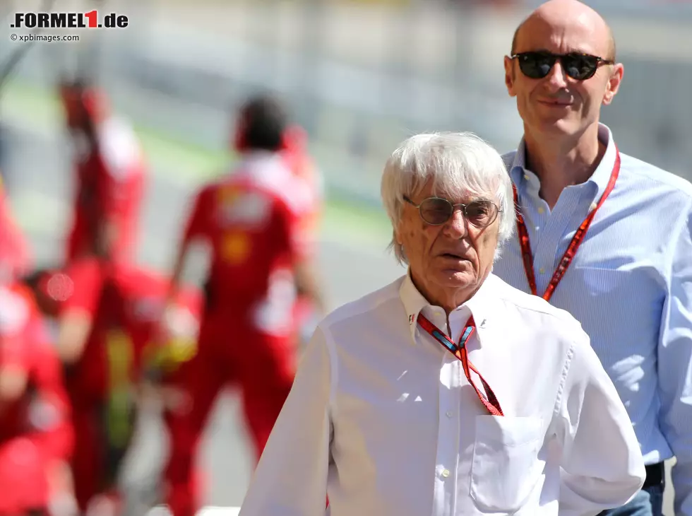 Foto zur News: Bernie Ecclestone und Donald Mackenzie