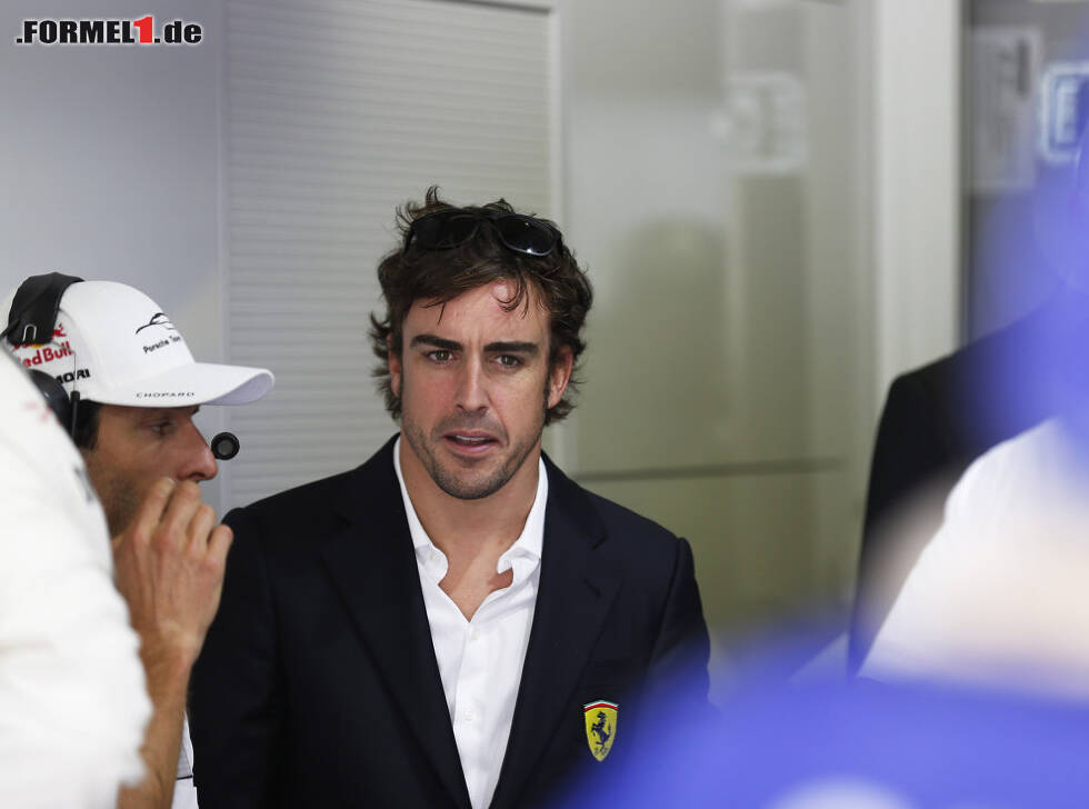 Foto zur News: Fernando Alonso, Mark Webber