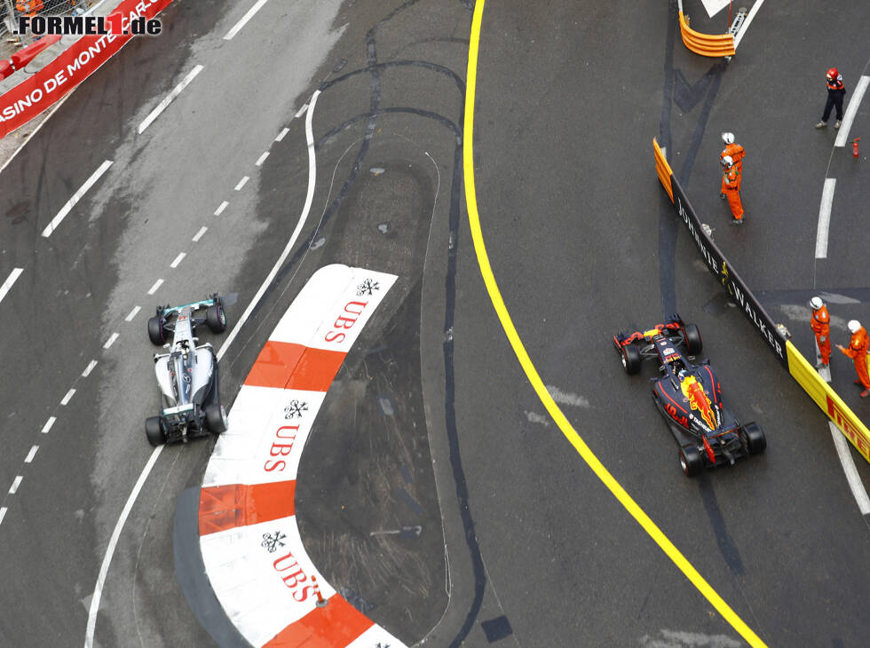 Foto zur News: Lewis Hamilton, Daniel Ricciardo