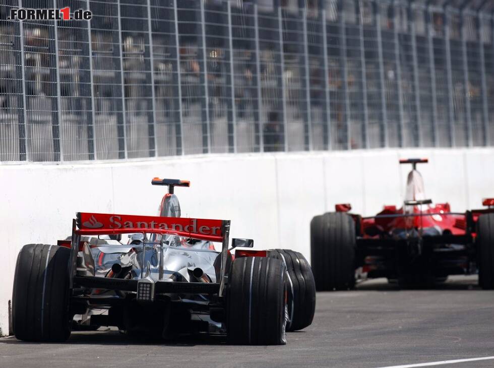 Foto zur News: Lewis Hamilton, Kimi Räikkönen