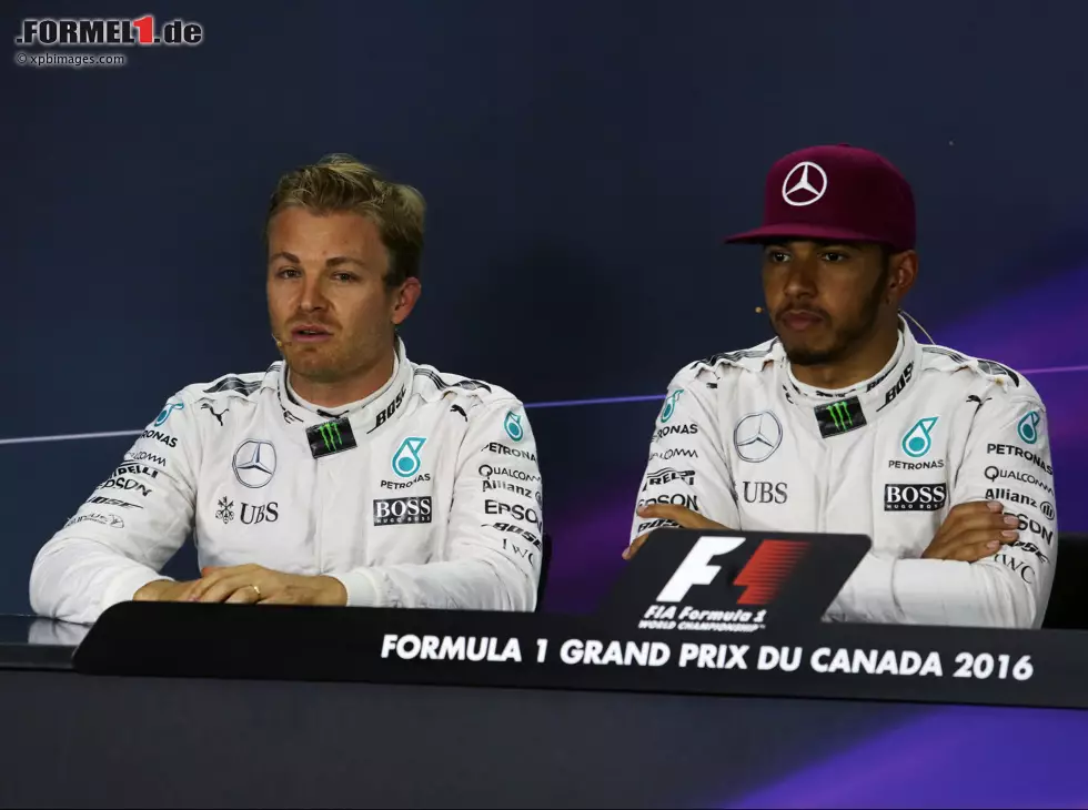Foto zur News: Nico Rosberg, Lewis Hamilton