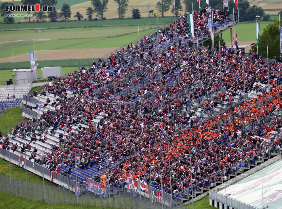 Foto zur News: Tribüne
