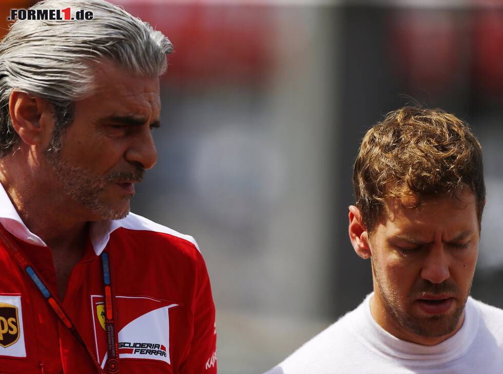Foto zur News: Maurizio Arrivabene, Sebastian Vettel