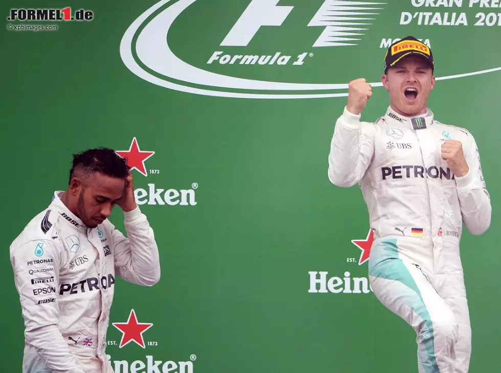 Lewis Hamilton, Nico Rosberg, Sebastian Vettel Foto zur News: Lewis Hamilton, Nico Rosberg, Sebastian Vettel