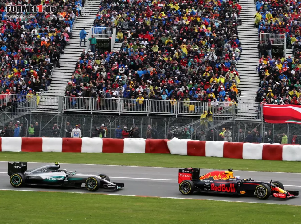 Foto zur News: Daniel Ricciardo, Nico Rosberg