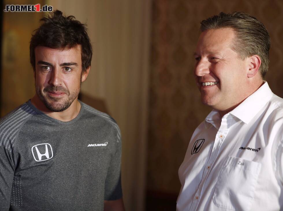 Foto zur News: Fernando Alonso, Zak Brown