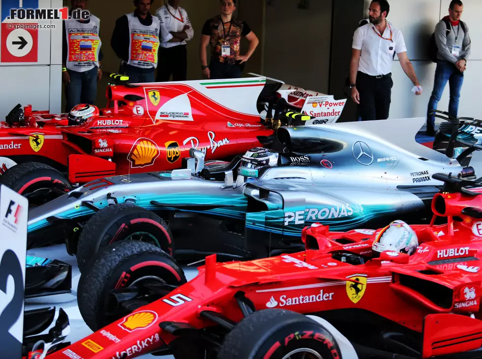 Valtteri Bottas, Sebastian Vettel, Kimi Räikkönen Foto zur News: Valtteri Bottas, Sebastian Vettel, Kimi Räikkönen
