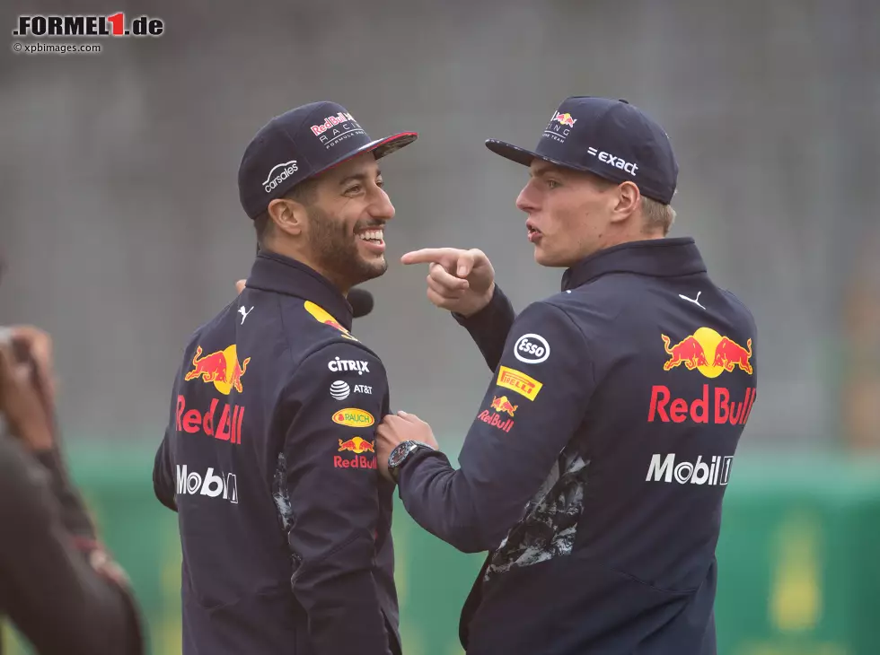 Daniel Ricciardo, Max Verstappen Foto zur News: Daniel Ricciardo, Max Verstappen