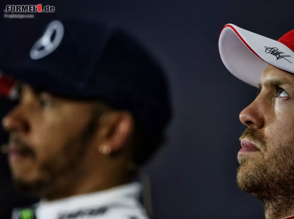 Sebastian Vettel, Lewis Hamilton Foto zur News: Sebastian Vettel, Lewis Hamilton