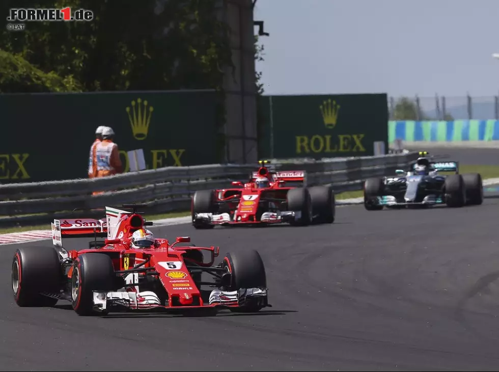 Foto zur News: Sebastian Vettel, Kimi Räikkönen, Valtteri Bottas