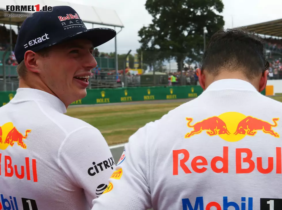 Foto zur News: Max Verstappen, Daniel Ricciardo