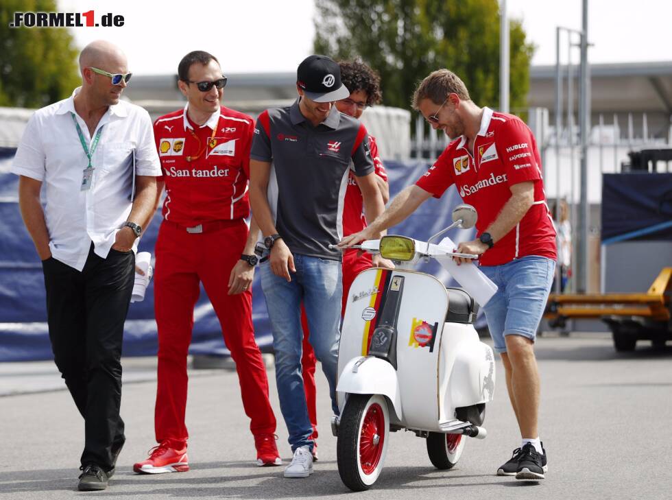 Foto zur News: Antonio Giovinazzi, Sebastian Vettel