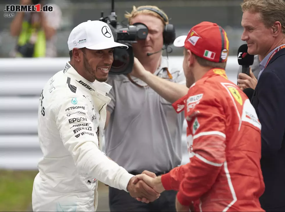Foto zur News: Sebastian Vettel, Lewis Hamilton