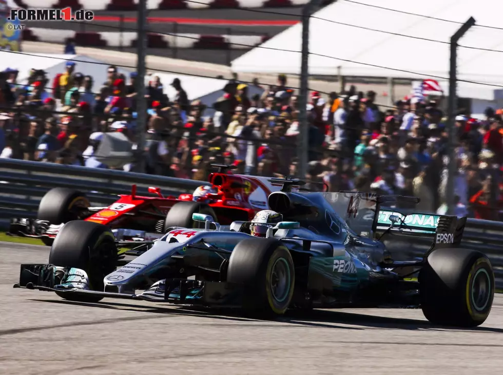 Foto zur News: Lewis Hamilton, Sebastian Vettel