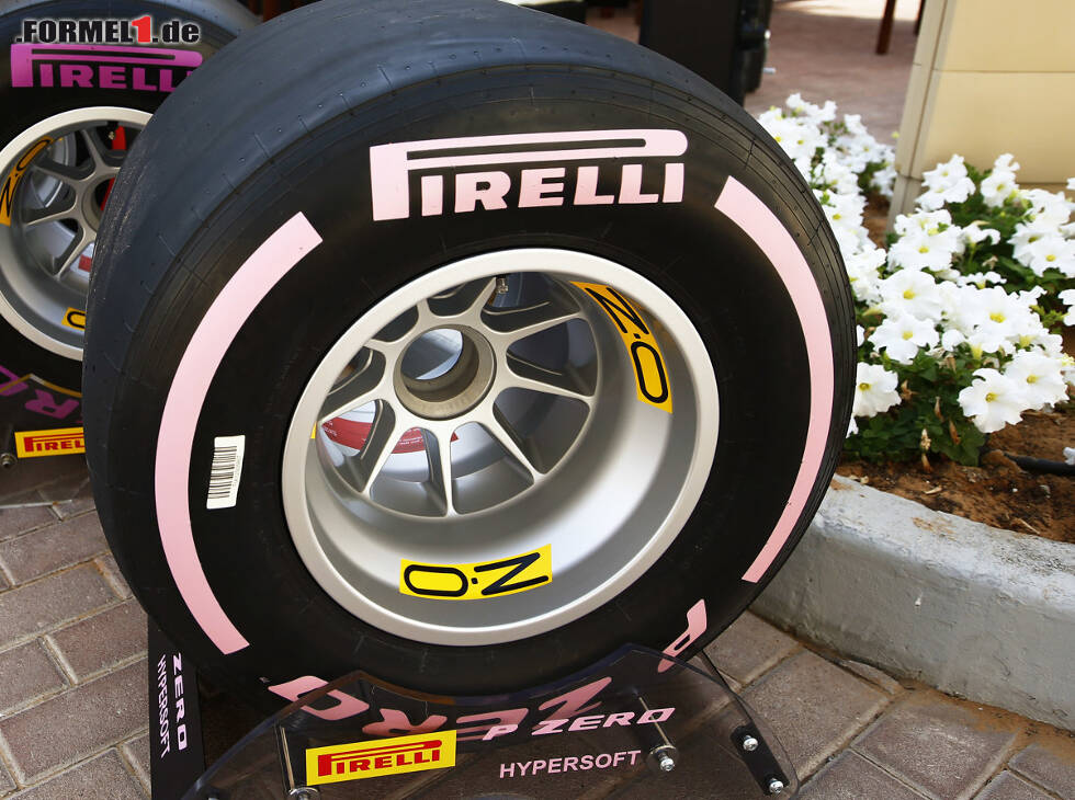 Foto zur News: Pirelli-Reifen, Hypersoft