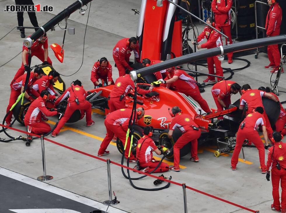 Foto zur News: Ferrari, Boxenstopp
