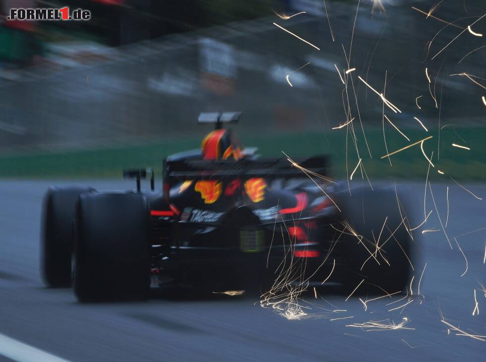 Foto zur News: Daniel Ricciardo, Funken