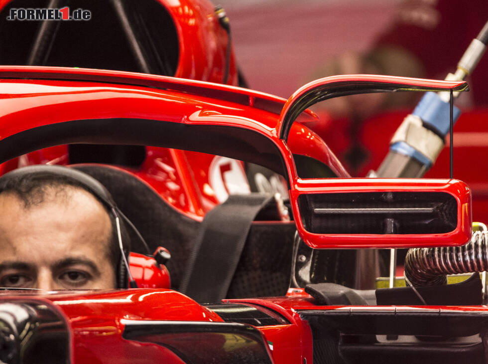 Foto zur News: Außenspiegel am Ferrari SF71H