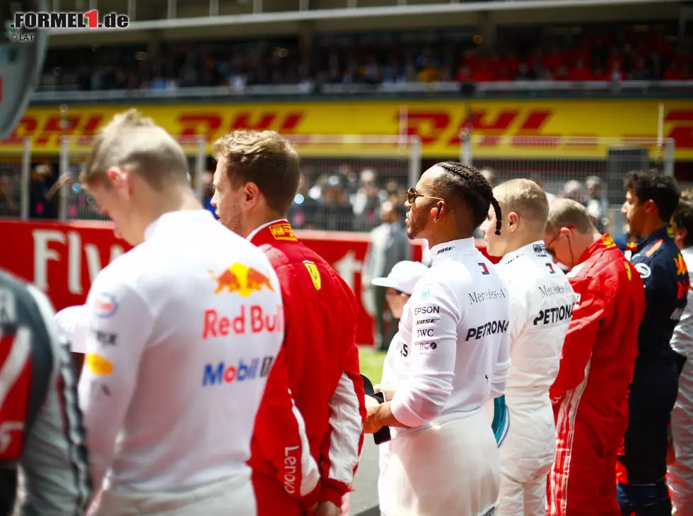 Foto zur News: Max Verstappen, Sebastian Vettel, Lewis Hamilton, Valtteri Bottas