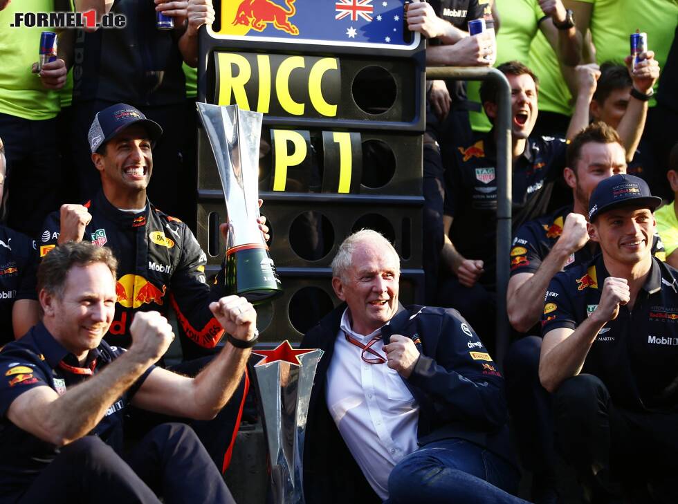 Foto zur News: Daniel Ricciardo, Christian Horner, Max Verstappen