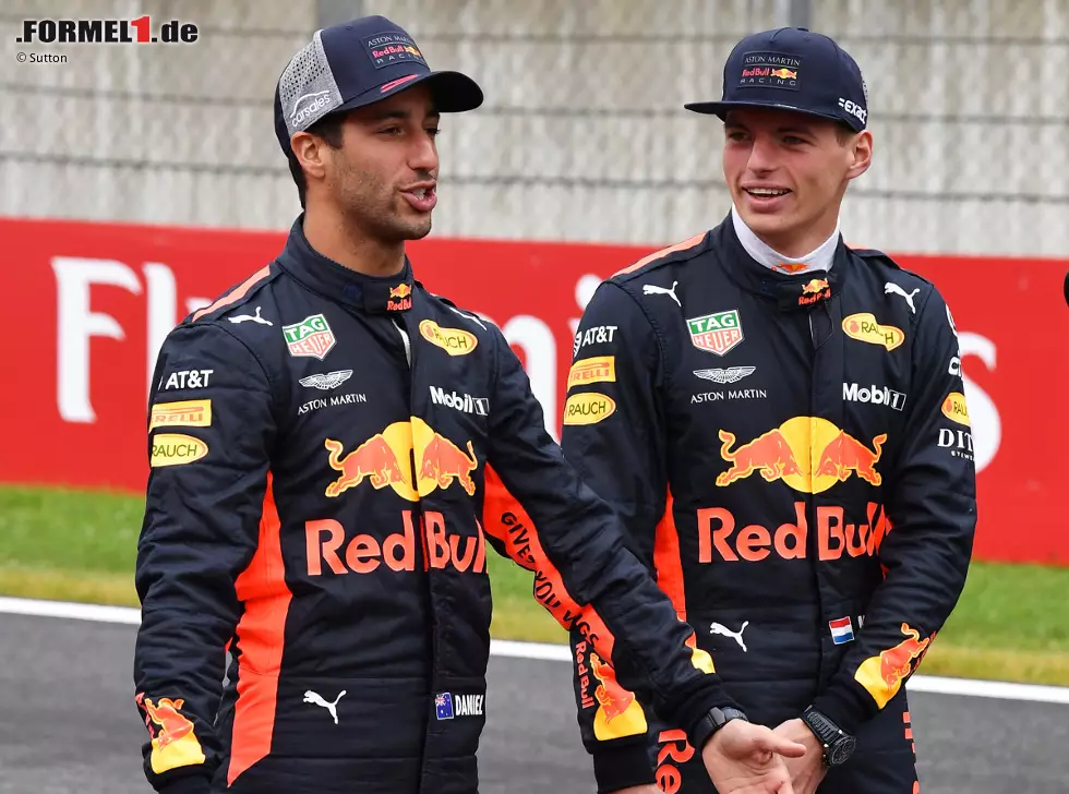 Foto zur News: Daniel Ricciardo, Max Verstappen