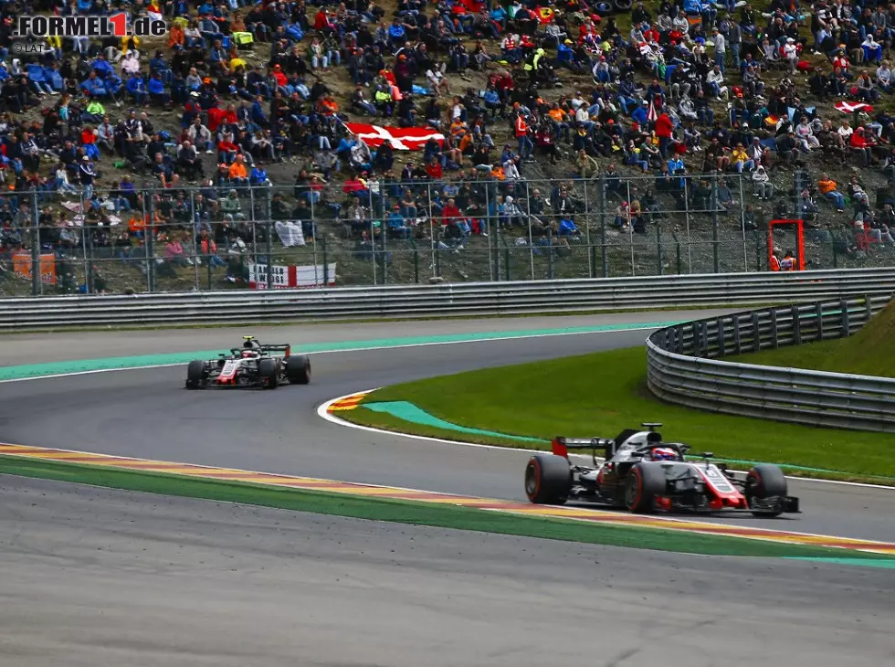 Foto zur News: Romain Grosjean, Kevin Magnussen