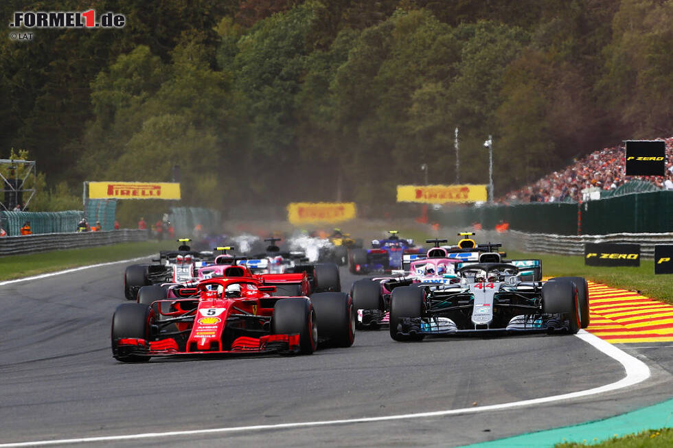 Foto zur News: Sebastian Vettel, Lewis Hamilton, Sergio Perez, Esteban Ocon