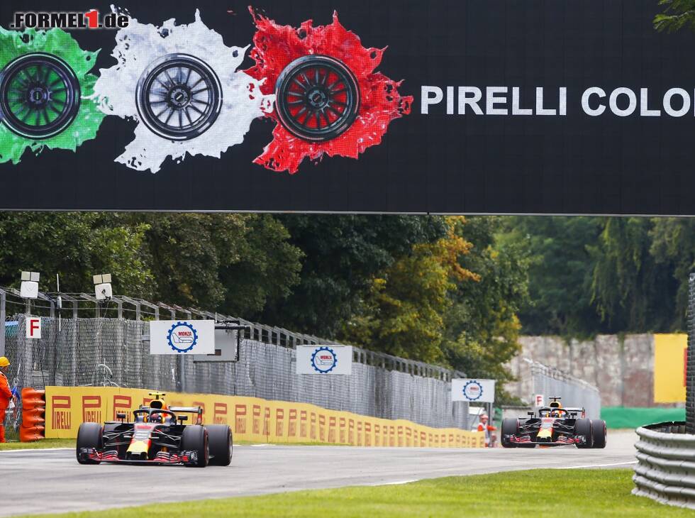 Foto zur News: Max Verstappen, Daniel Ricciardo