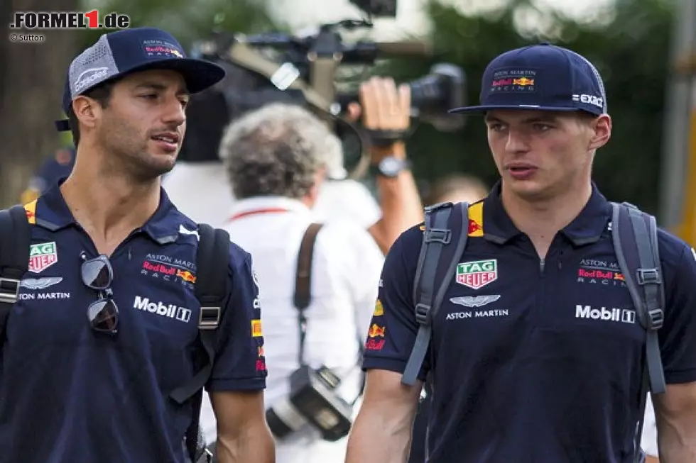 Foto zur News: Daniel Ricciardo, Max Verstappen