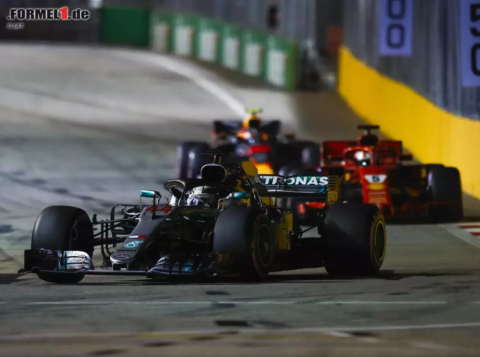 Foto zur News: Lewis Hamilton, Sebastian Vettel, Max Verstappen