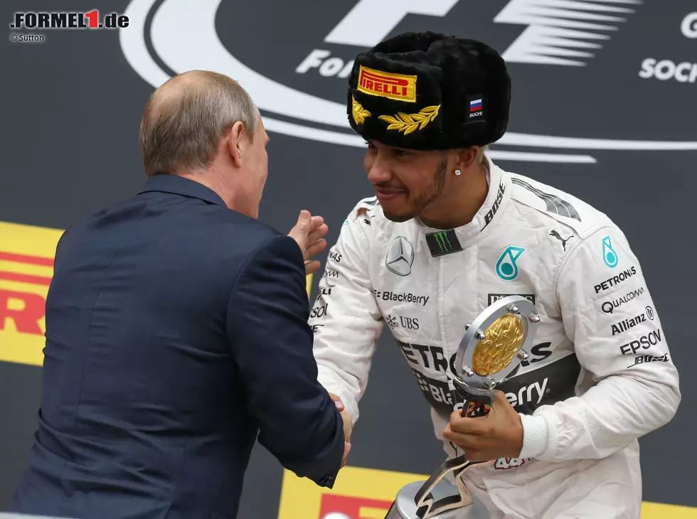 Foto zur News: Wladimir Putin und Lewis Hamilton, Sotschi 2015