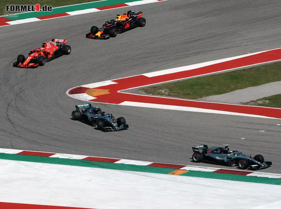 Lewis Hamilton, Valtteri Bottas, Sebastian Vettel, Daniel Ricciardo Foto zur News: Lewis Hamilton, Valtteri Bottas, Sebastian Vettel, Daniel Ricciardo