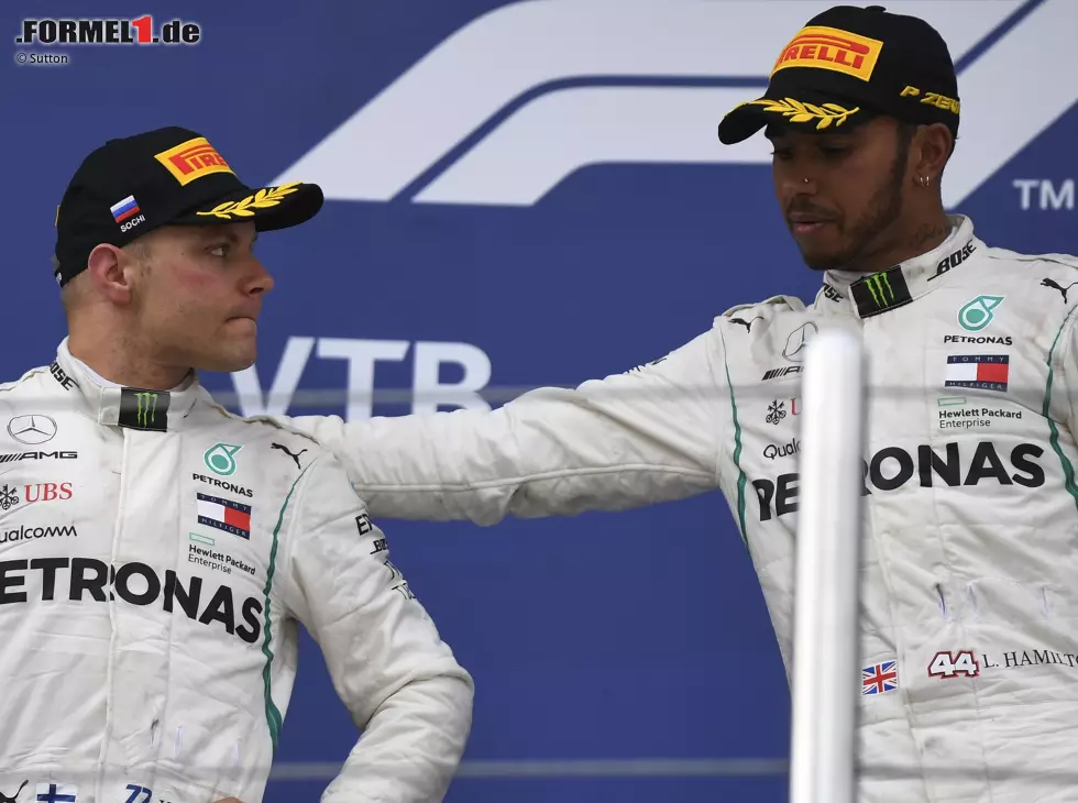 Foto zur News: Valtteri Bottas, Lewis Hamilton