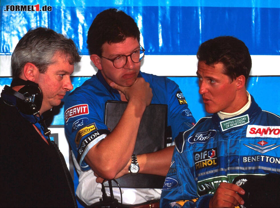Foto zur News: Pat Symonds, Ross Brawn, Michael Schumacher in Silverstone 1994