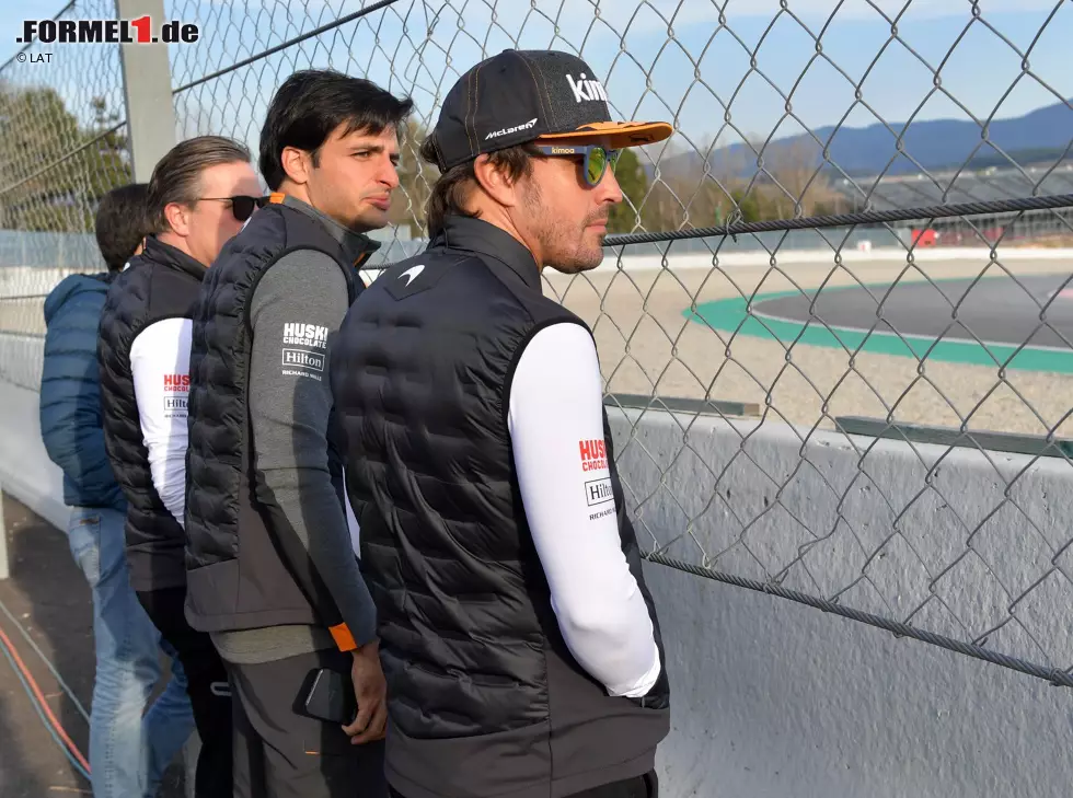 Foto zur News: Zak Brown, Carlos Sainz, Fernando Alonso