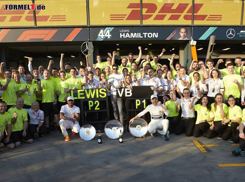 Foto zur News: Valtteri Bottas, Lewis Hamilton